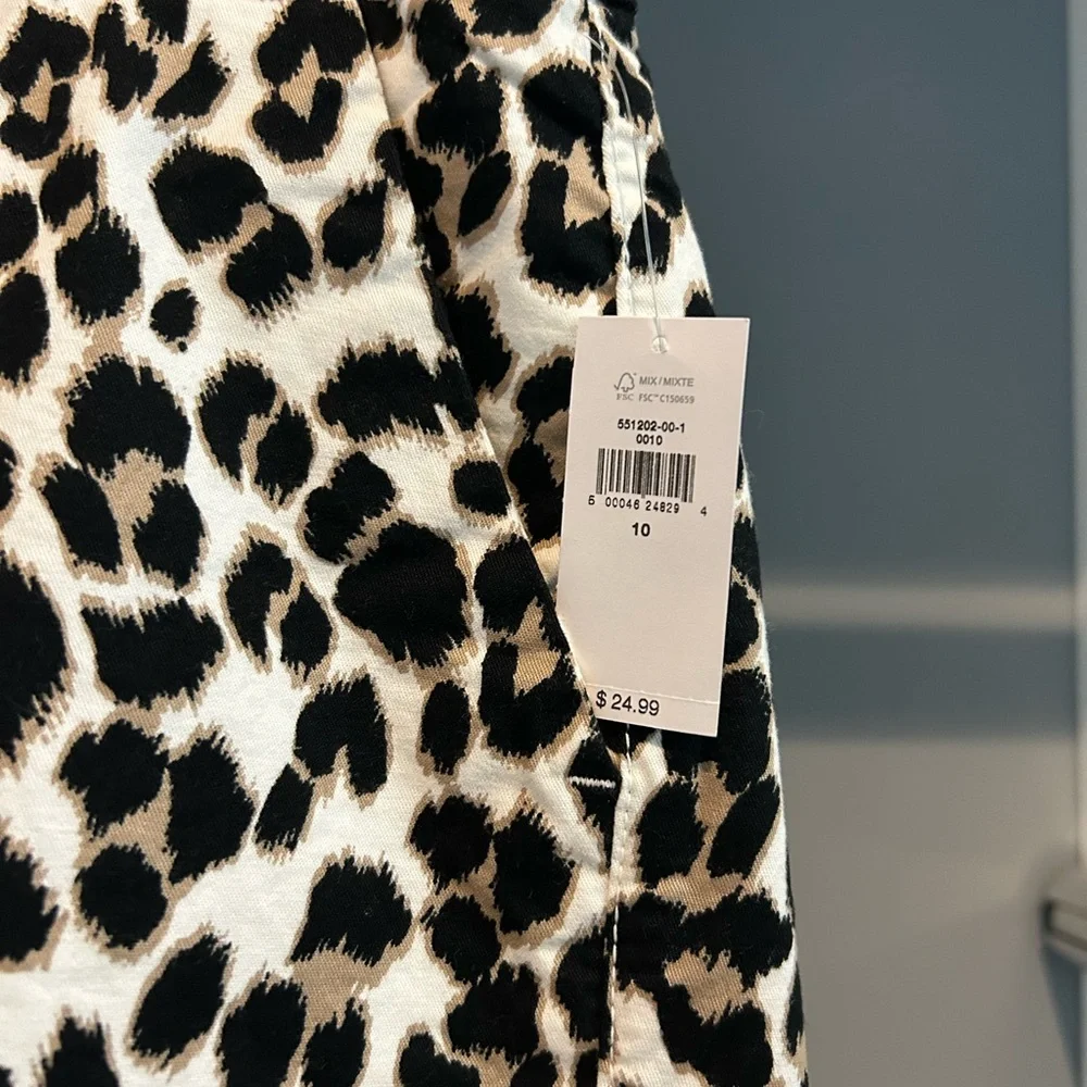 NWT Old Navy leopard Everyday Shorts. Size 10. Midrise. 3.5 inch inseam. NEW! - Picture 6 of 11